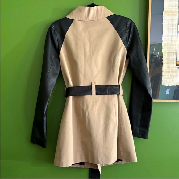 Chic Beige and Black Women's Trench Coat - Picture 6 of 7